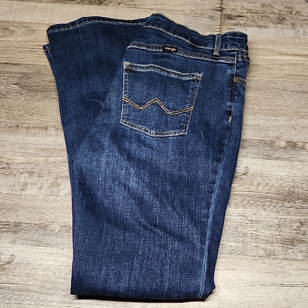 Wrangler Womens Relaxed Fit Blue Jeans